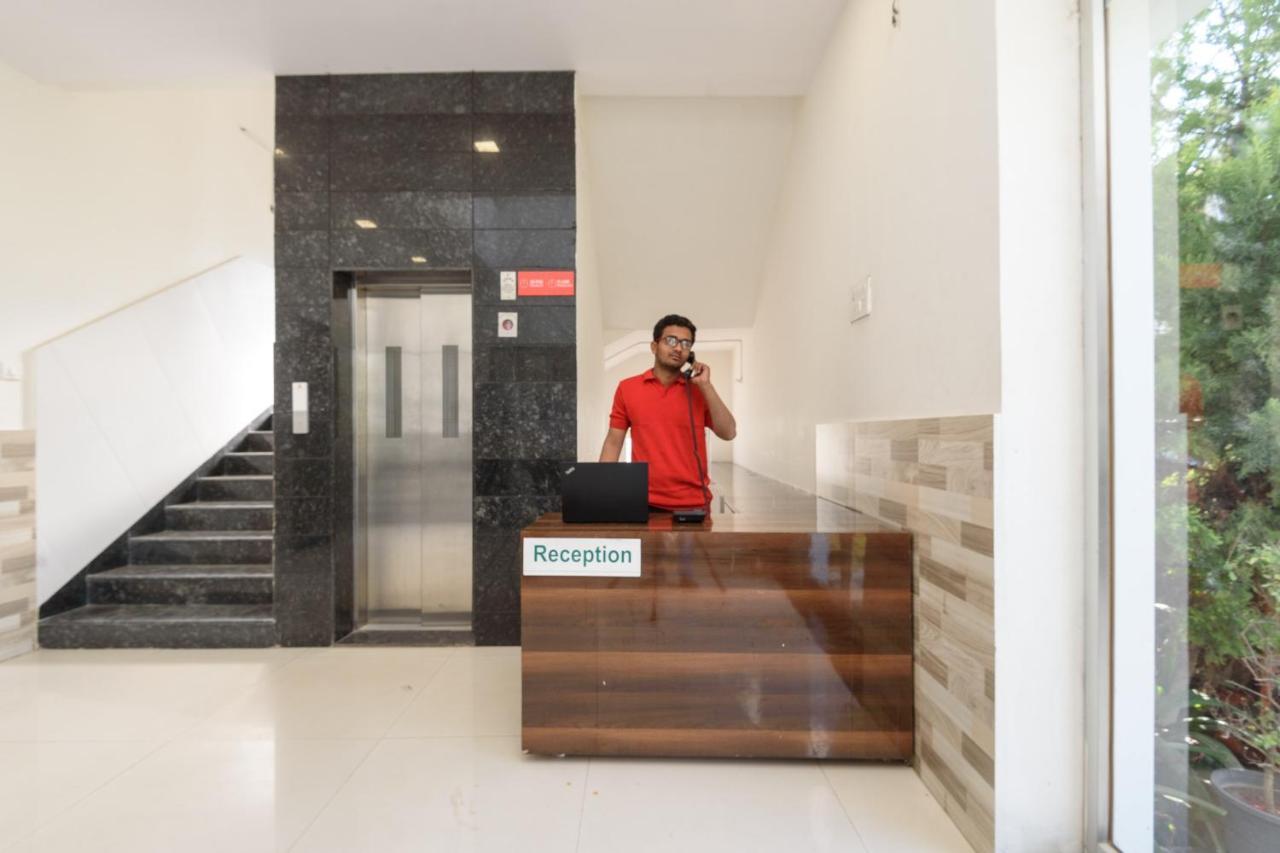 Oyo 22964 Kundan Lawns Hotel Shirdi Esterno foto