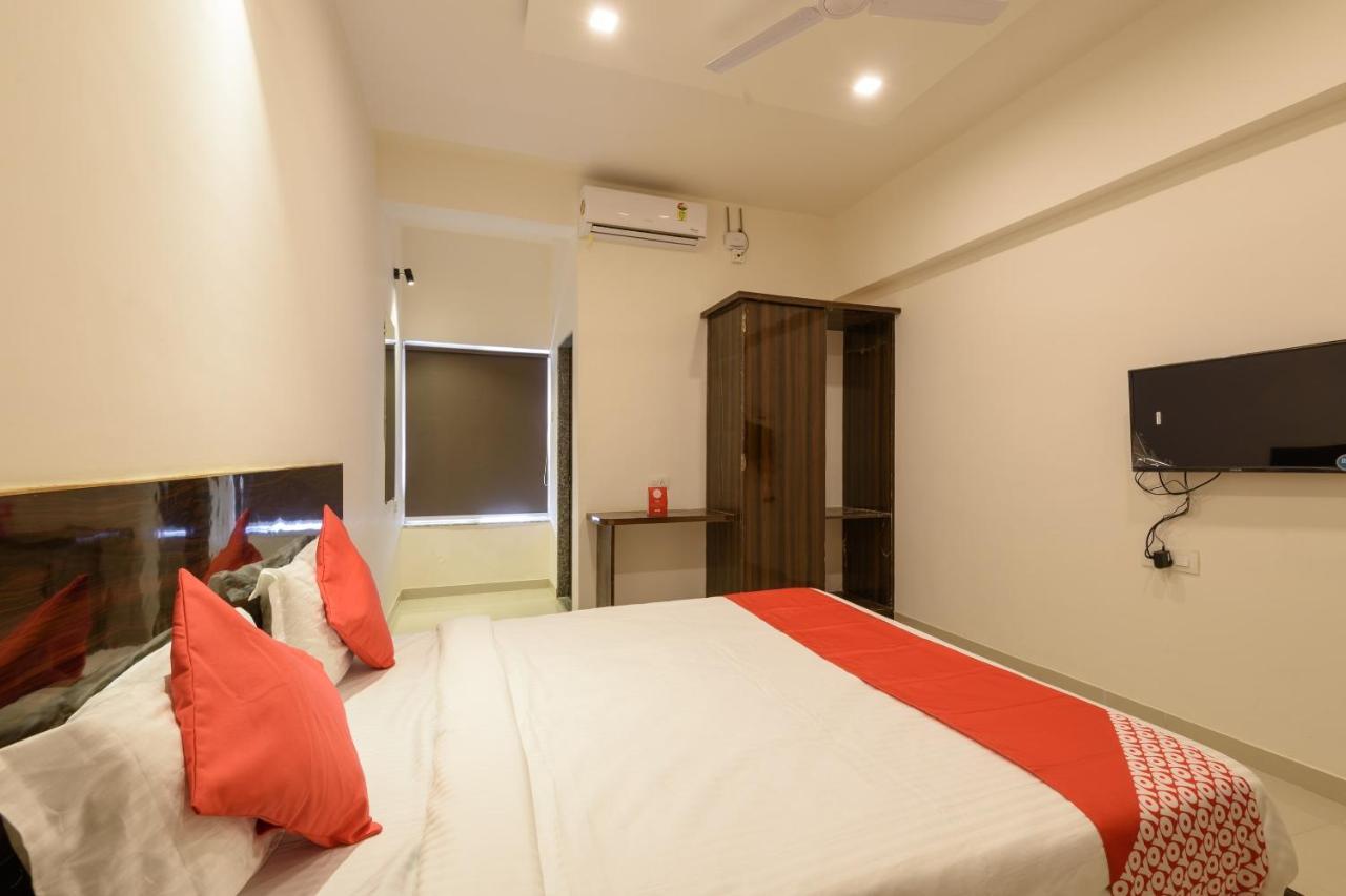 Oyo 22964 Kundan Lawns Hotel Shirdi Esterno foto