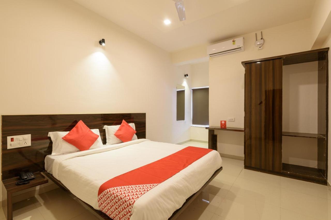 Oyo 22964 Kundan Lawns Hotel Shirdi Esterno foto
